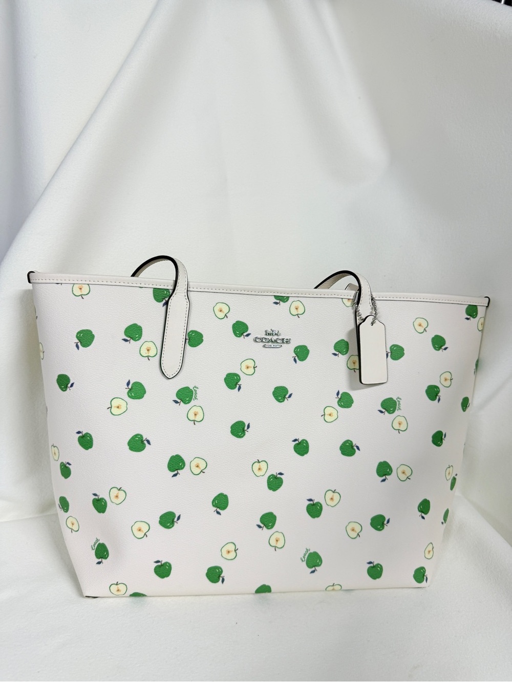 Coach City Tote With Apple Print c4119